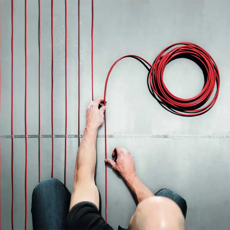 вкладання нагрівалбного кабелю на підлогу у косічку